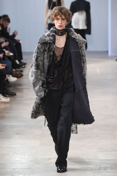 Look 30